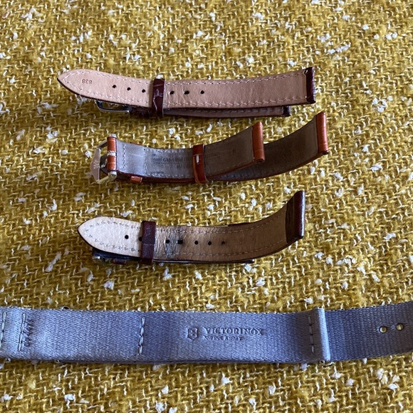 Lot of 4 Watch Bands - Picture 2 of 2